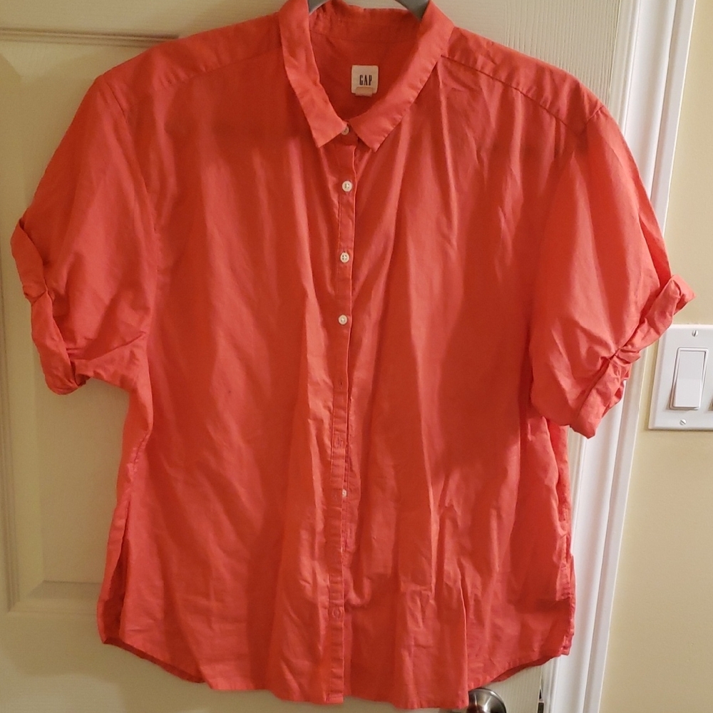 GAP Womens Vibrant Coral Camp Button Down Shirt
